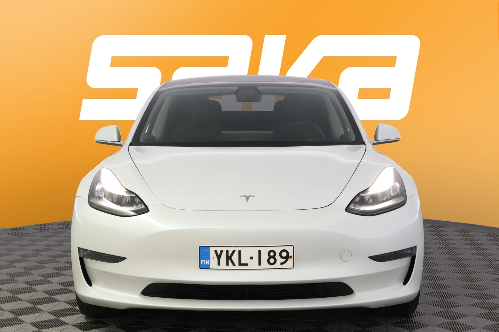 TESLA Model 3 2020