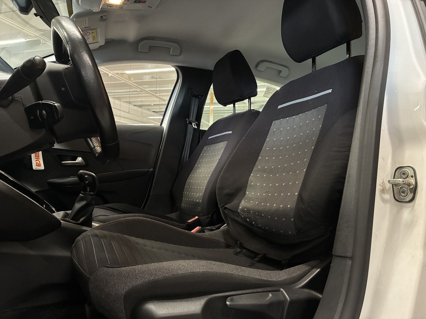 PEUGEOT 208 2020