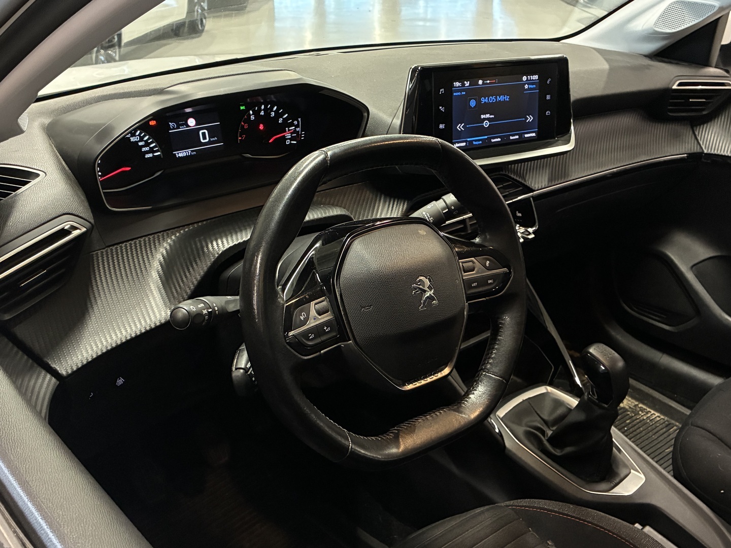 PEUGEOT 208 2020