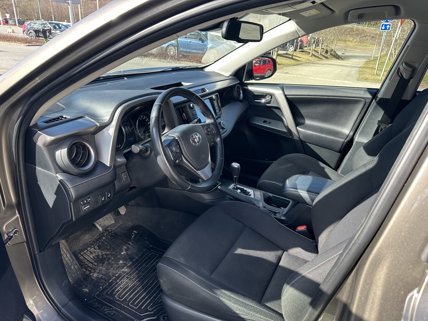 TOYOTA RAV4 2018