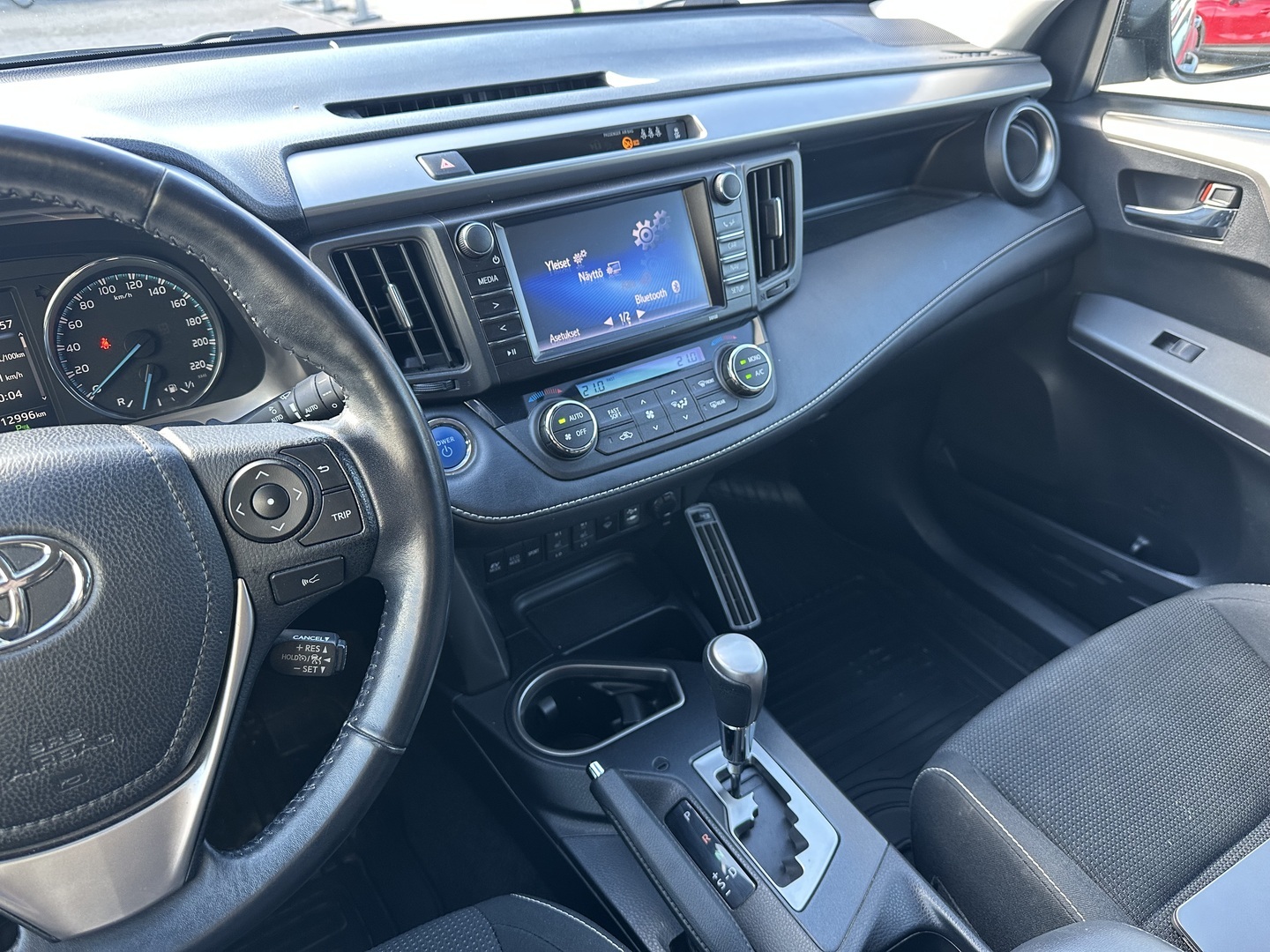 TOYOTA RAV4 2018