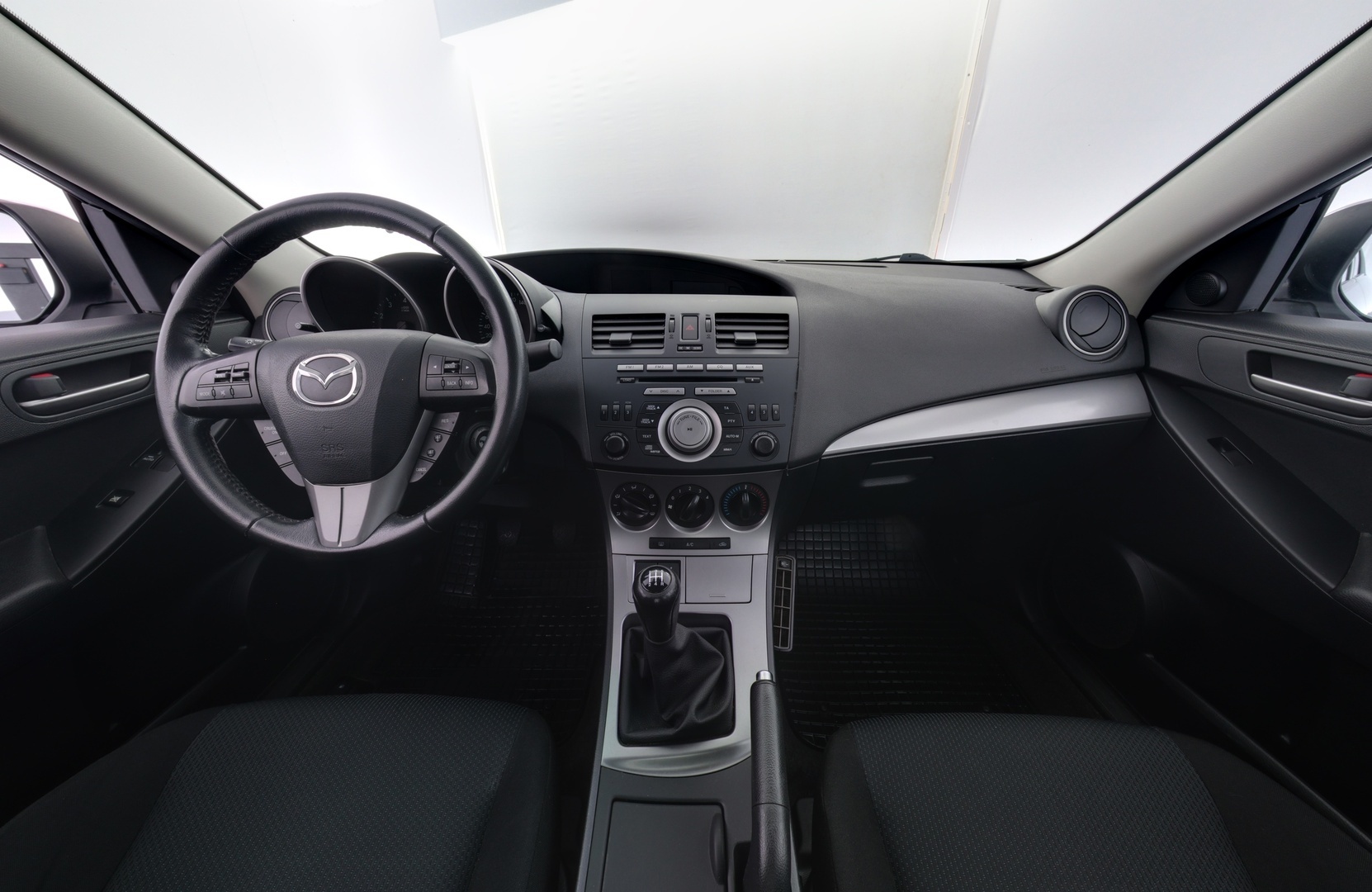 MAZDA 3 2011