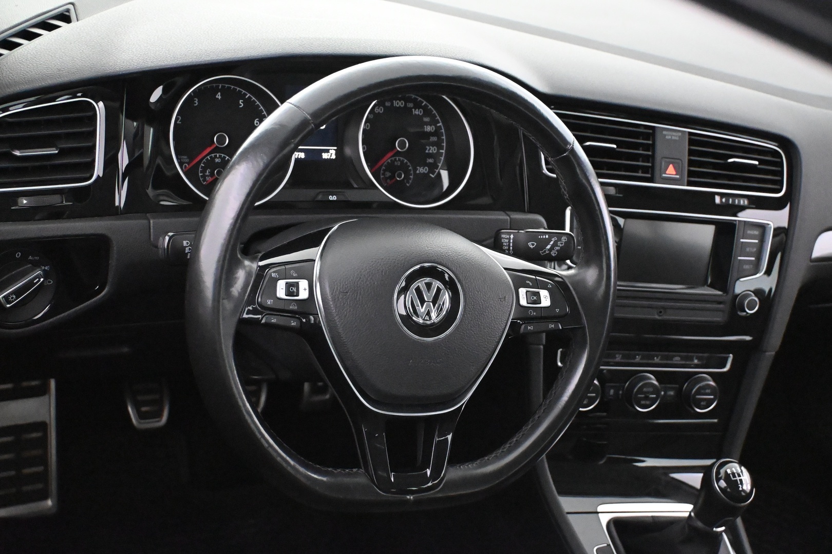 VOLKSWAGEN Golf 2017