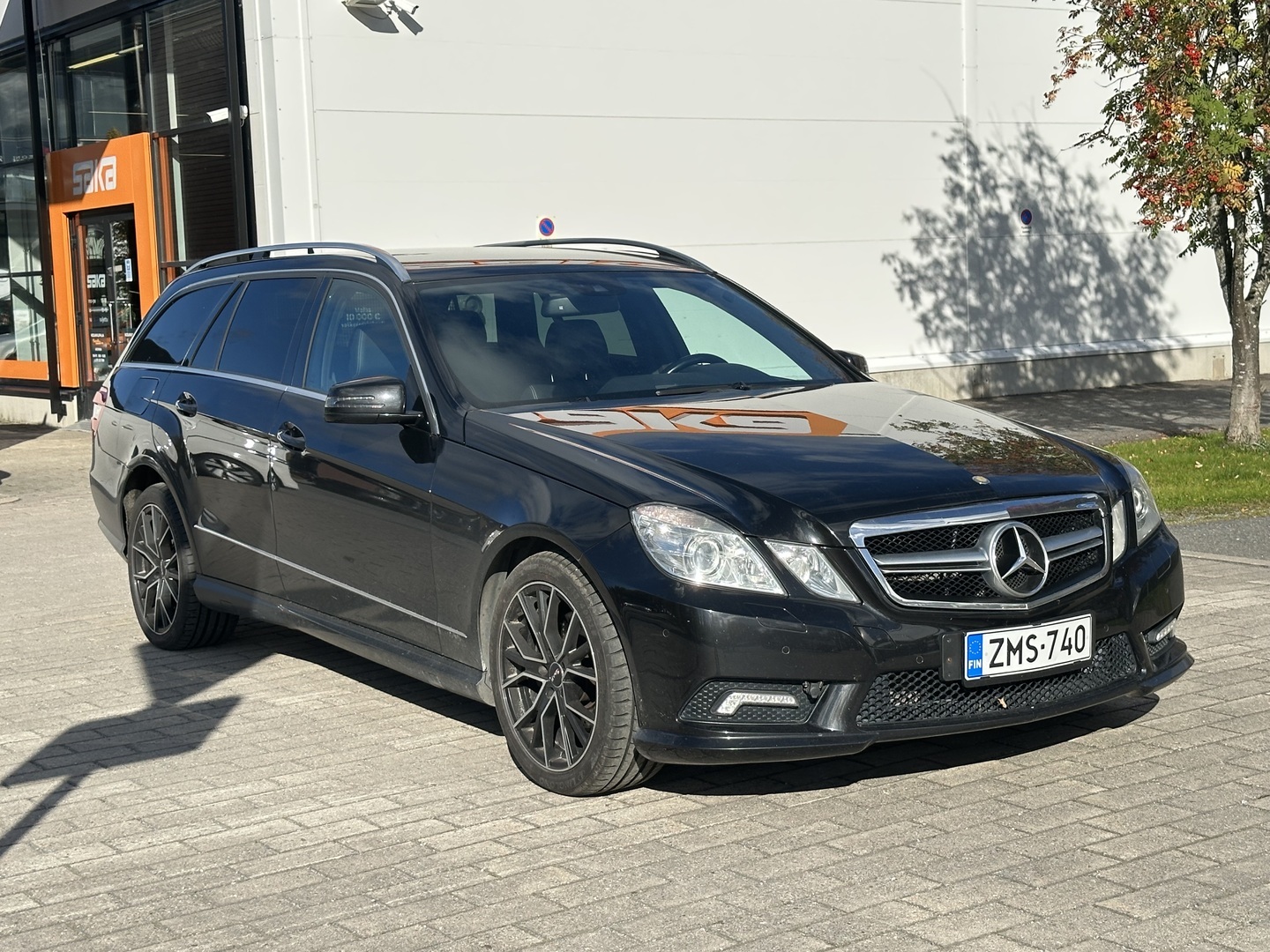 MERCEDES-BENZ E 2010