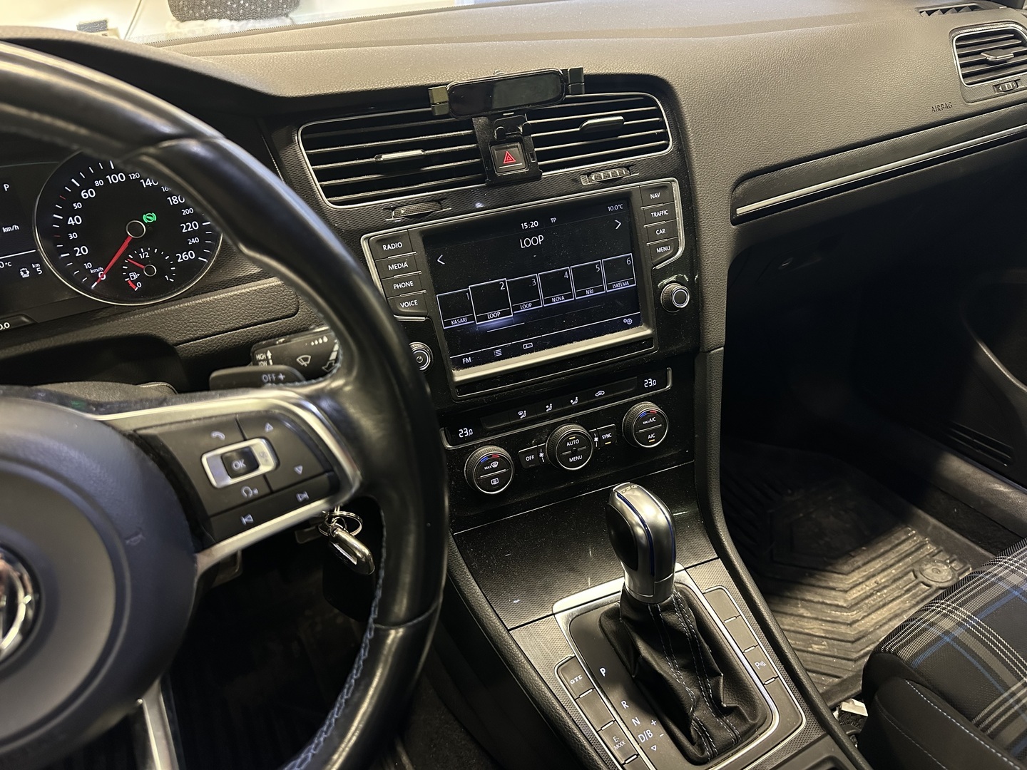 VOLKSWAGEN Golf 2015