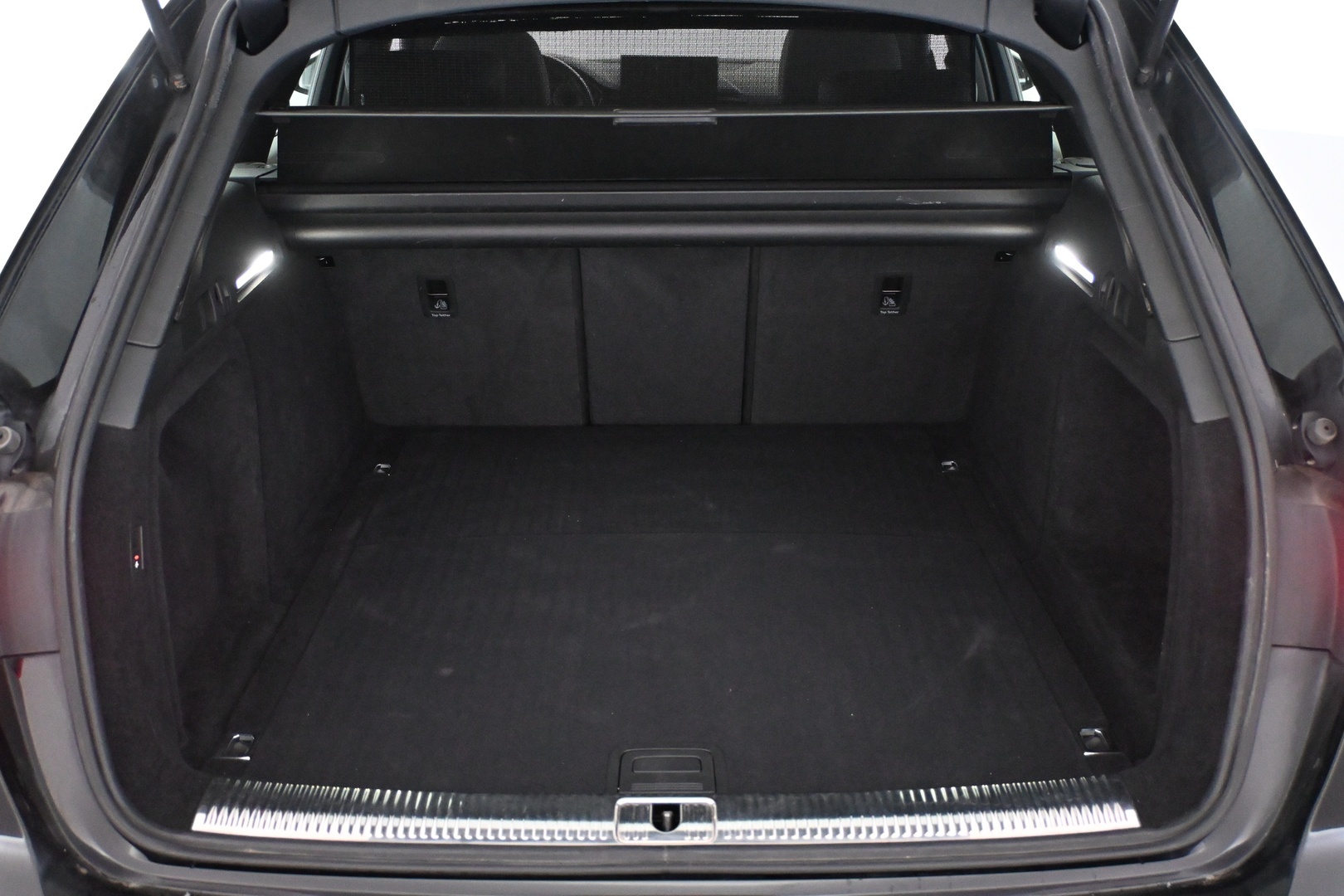 AUDI A4 2022