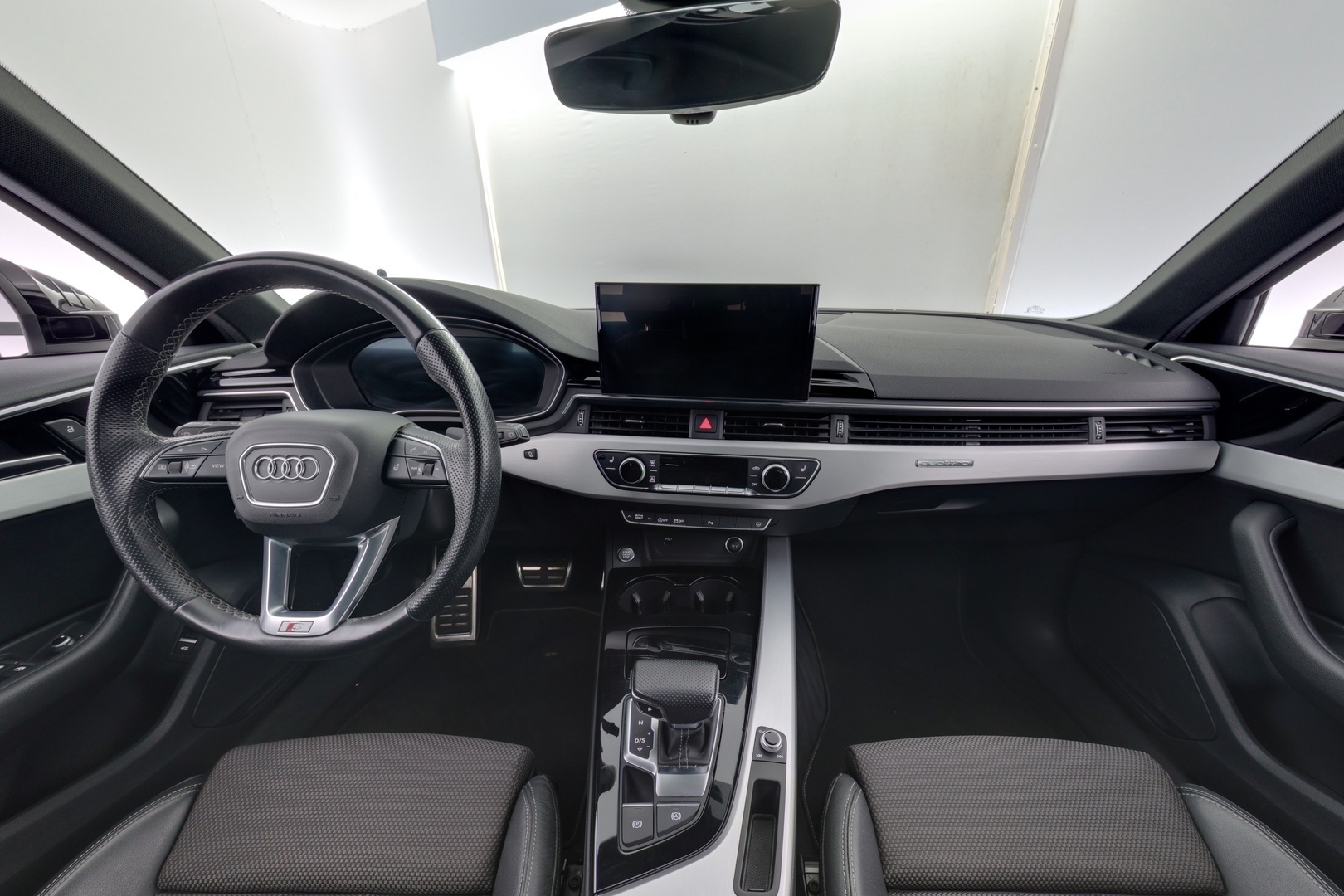AUDI A4 2022