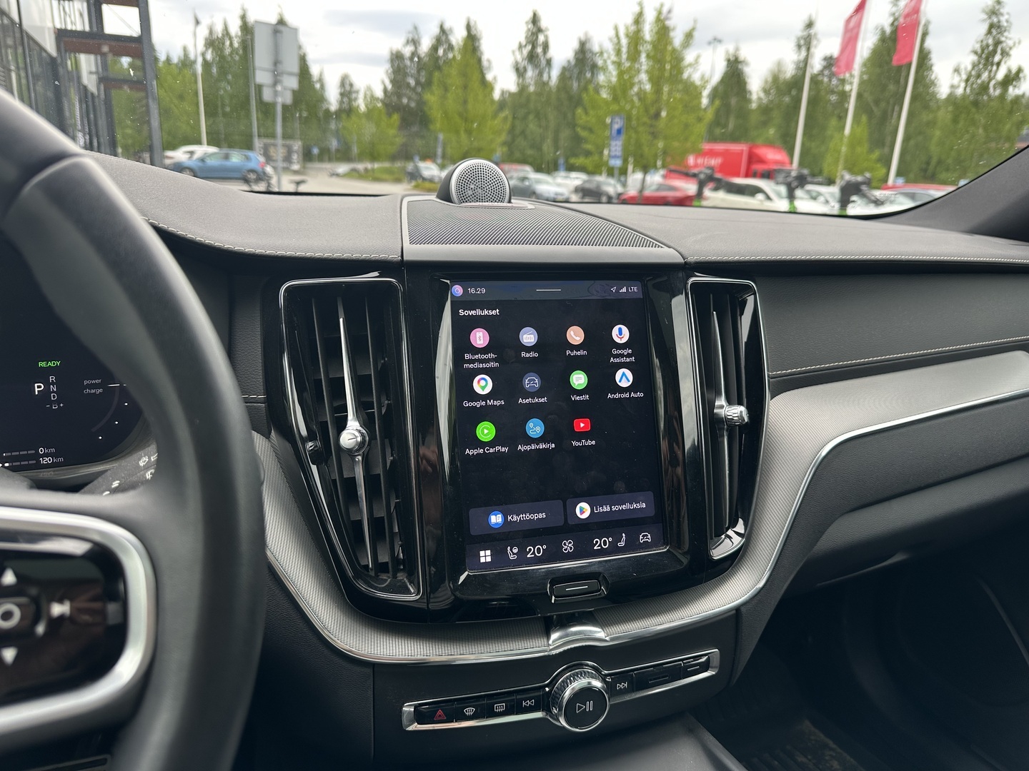 VOLVO XC60 2022