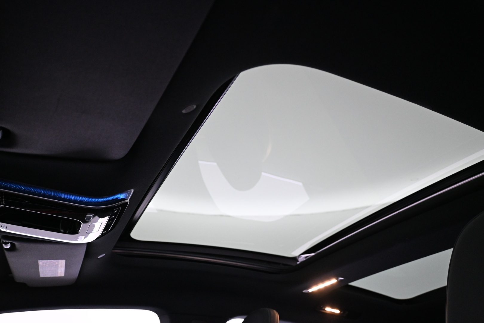 MERCEDES-BENZ EQS 2023