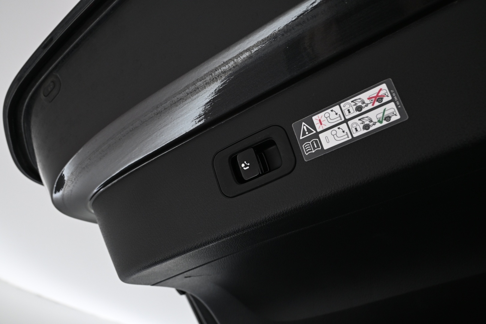 MERCEDES-BENZ EQS 2023