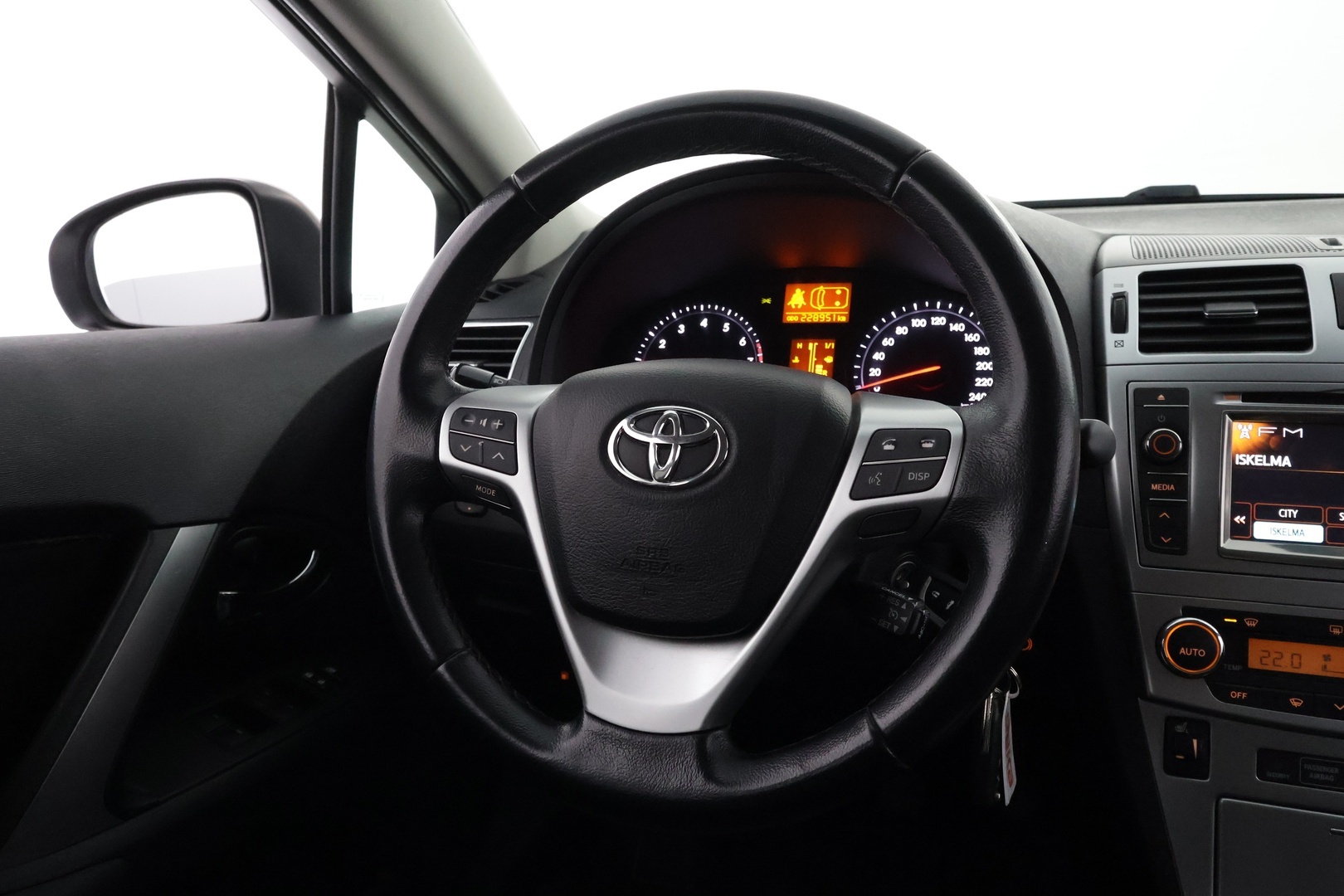 TOYOTA Avensis 2013
