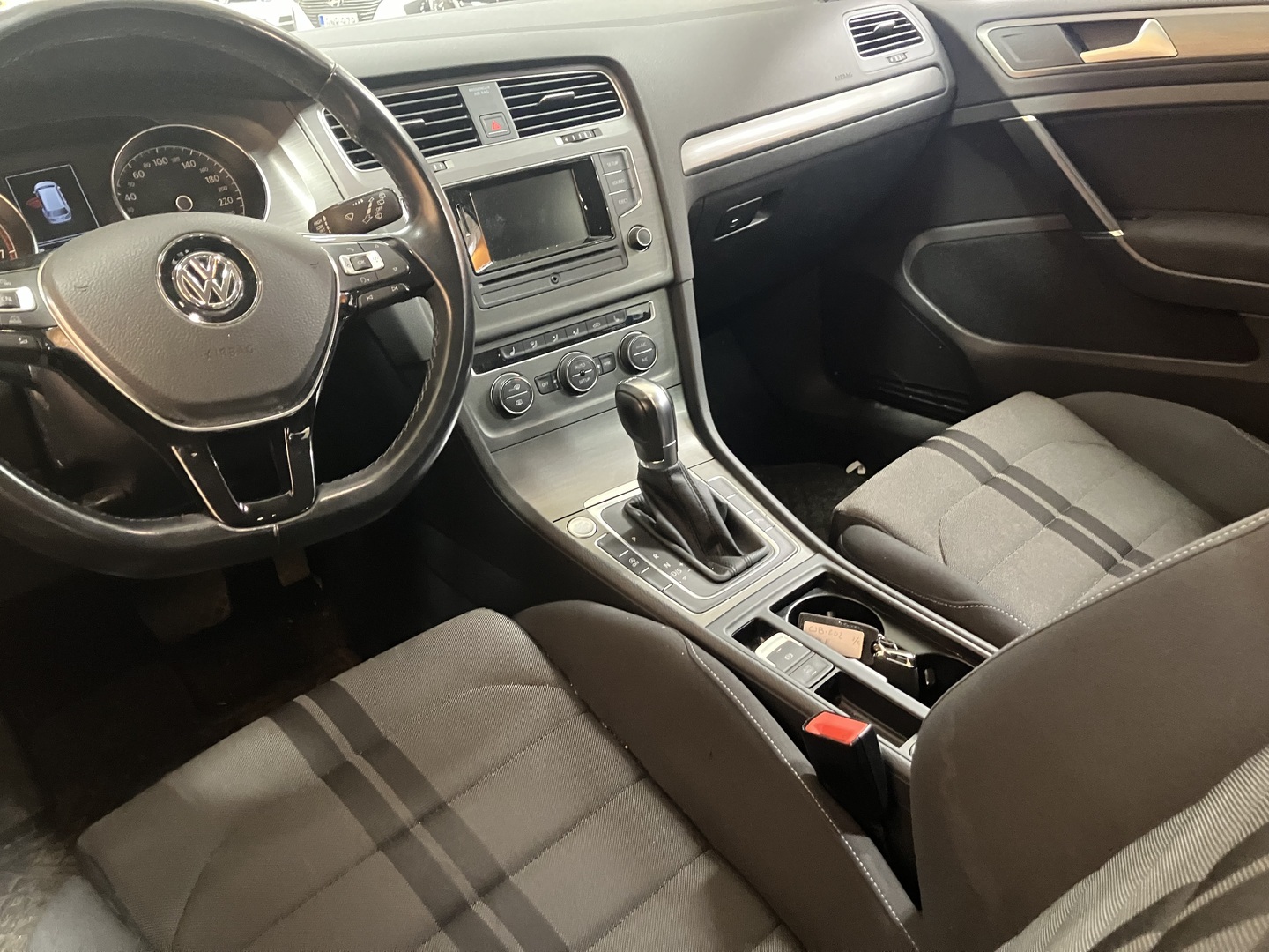 VOLKSWAGEN Golf 2013