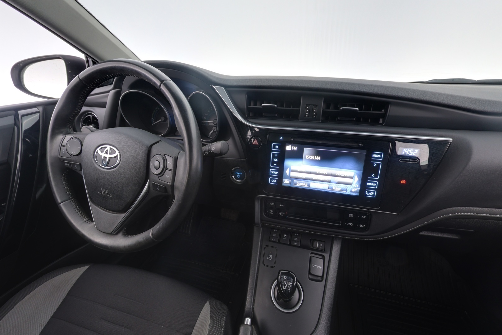TOYOTA Auris 2017