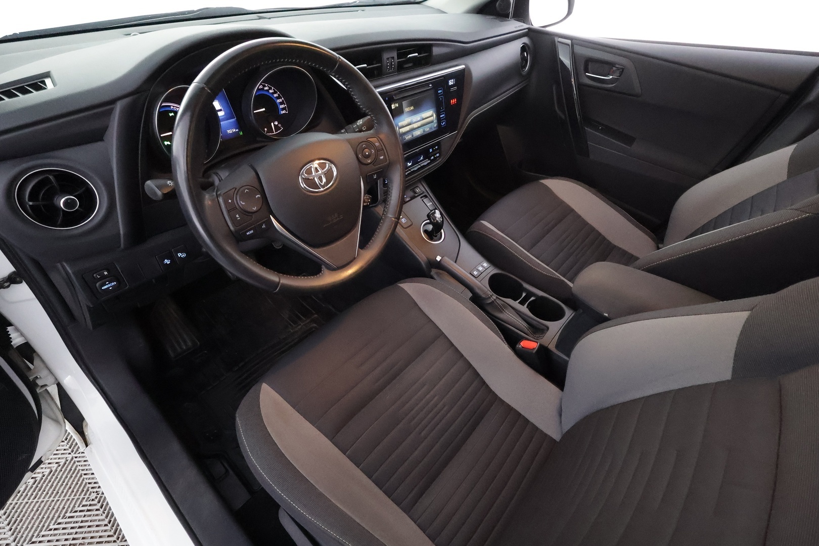 TOYOTA Auris 2017