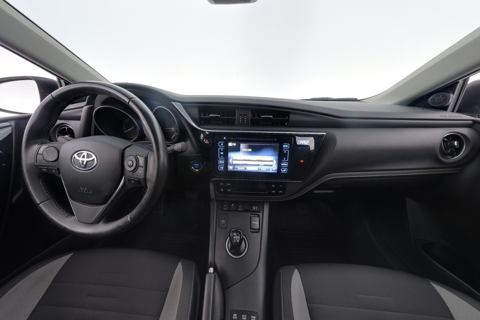 TOYOTA Auris 2017