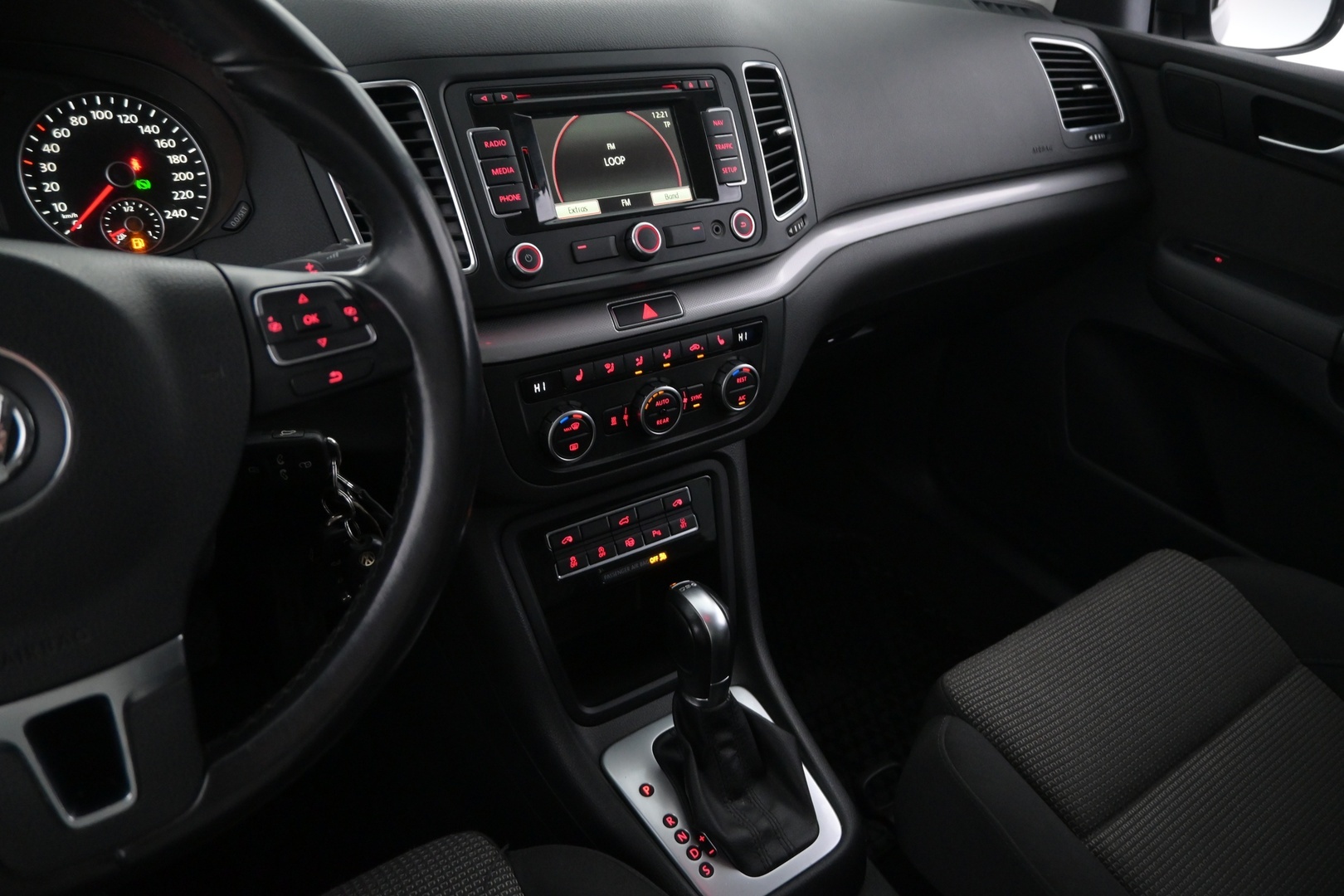 VOLKSWAGEN Sharan 2014