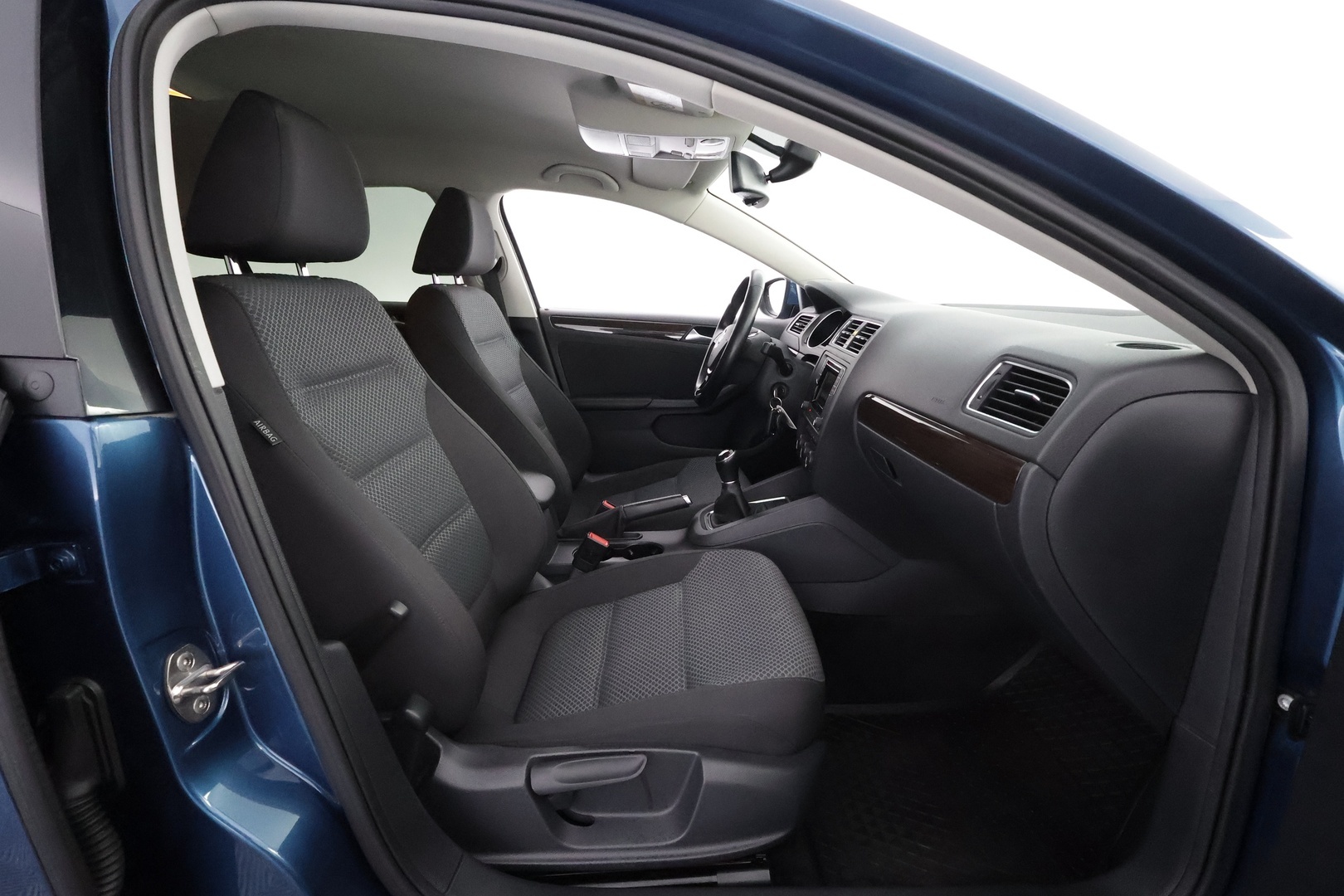 VOLKSWAGEN Jetta 2016