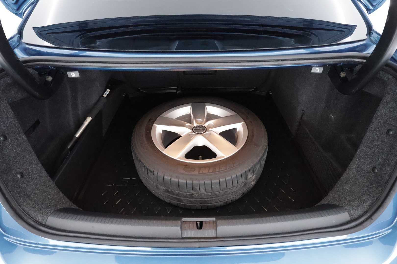 VOLKSWAGEN Jetta 2016