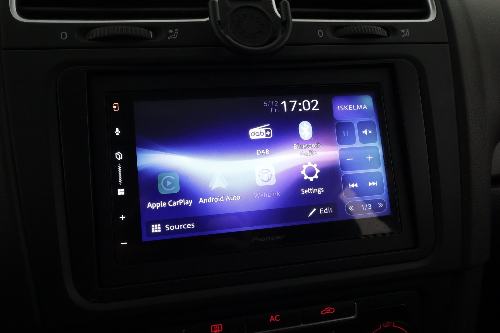 VOLKSWAGEN Golf 2012