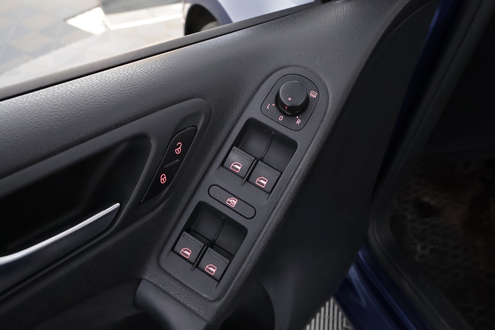 VOLKSWAGEN Golf 2012