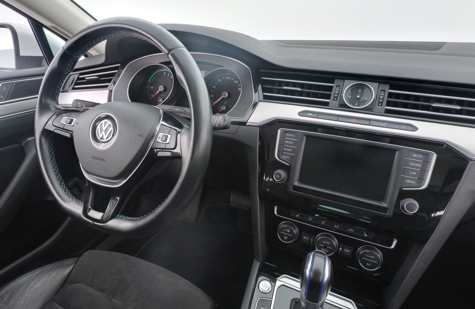VOLKSWAGEN Passat 2016