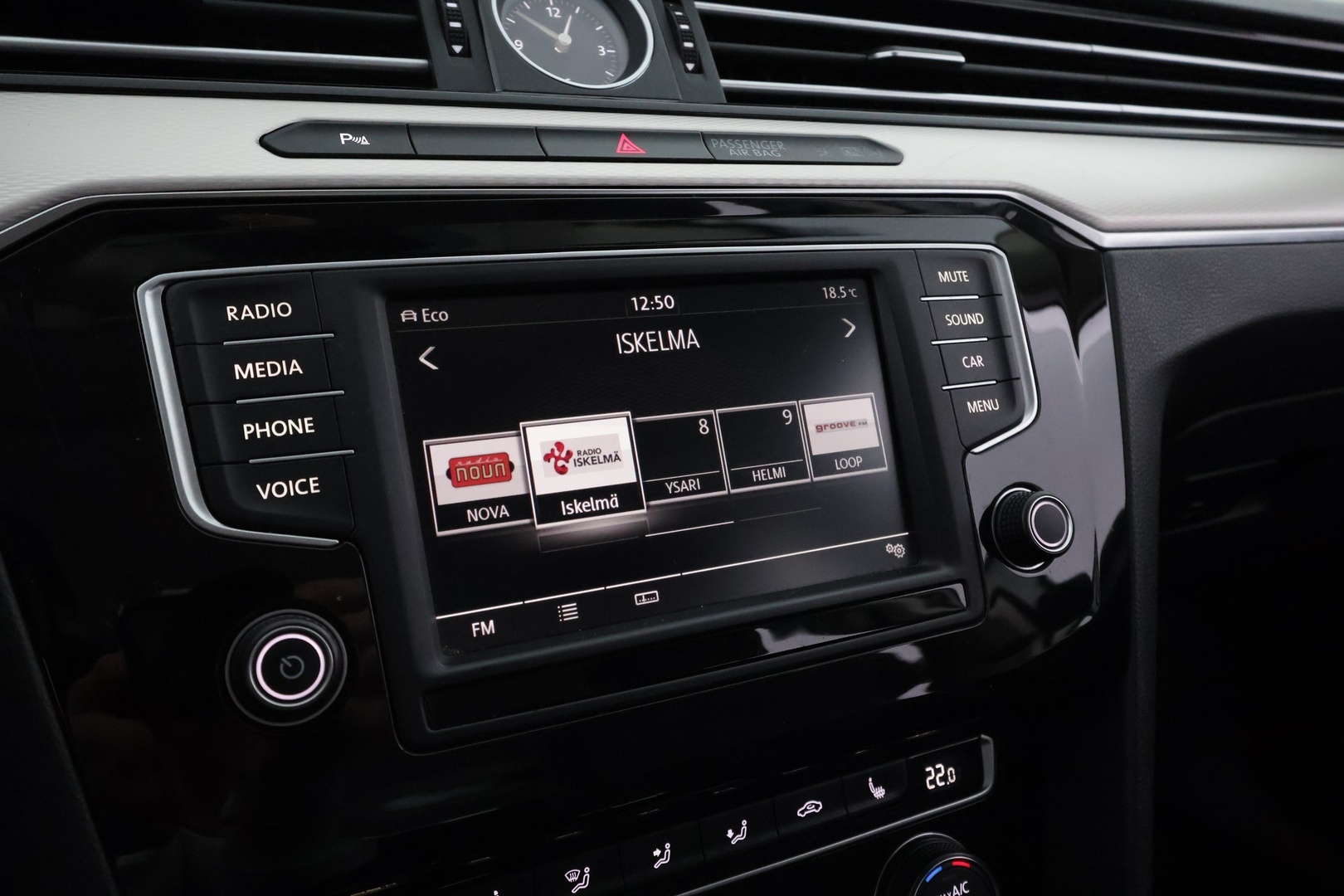 VOLKSWAGEN Passat 2016