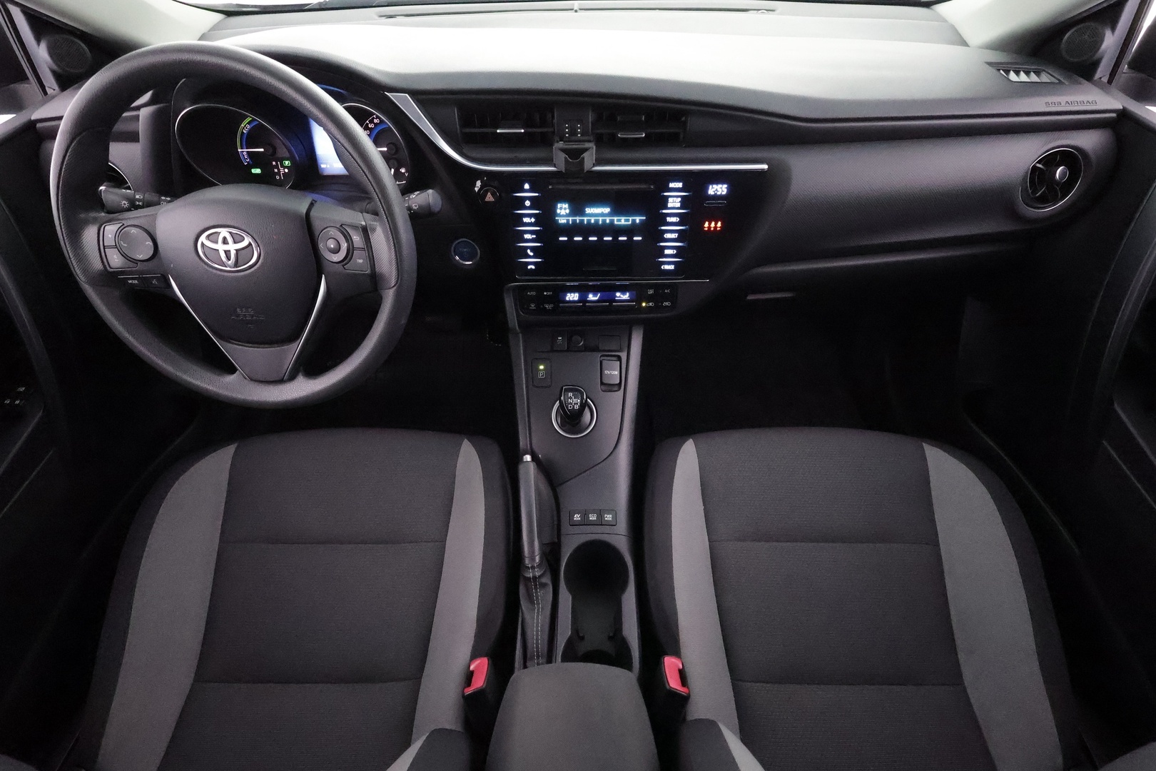 TOYOTA Auris 2016