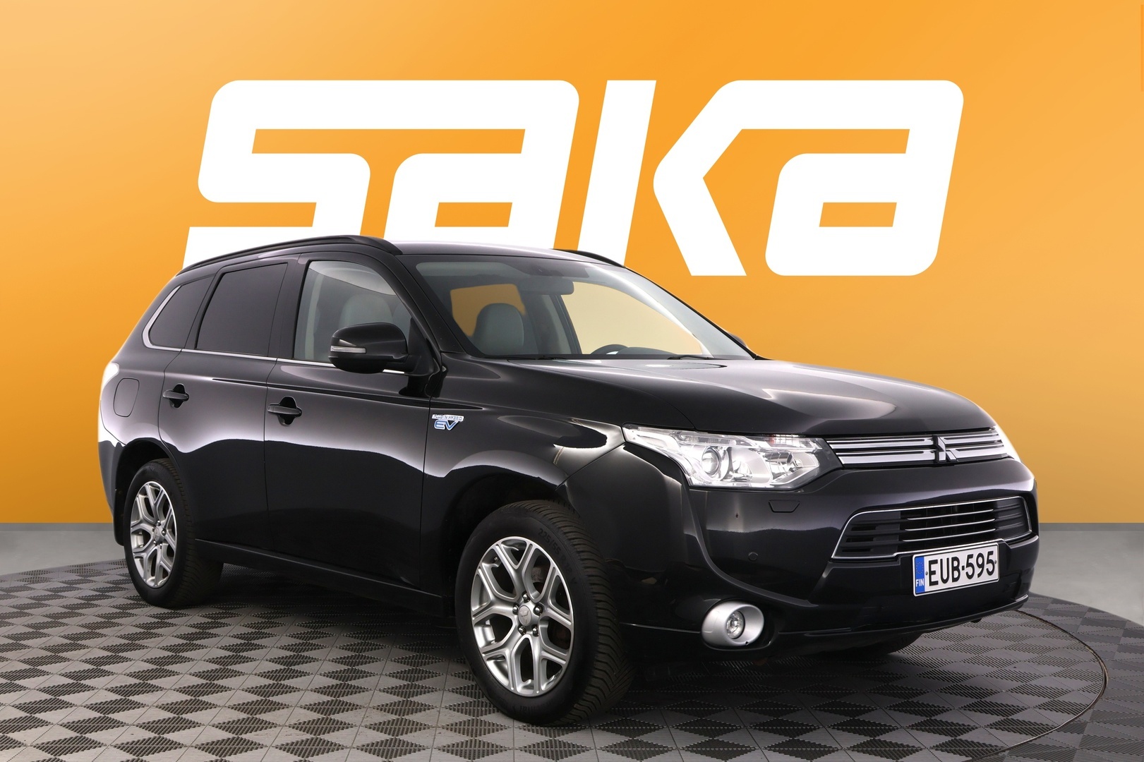 MITSUBISHI Outlander PHEV 2015