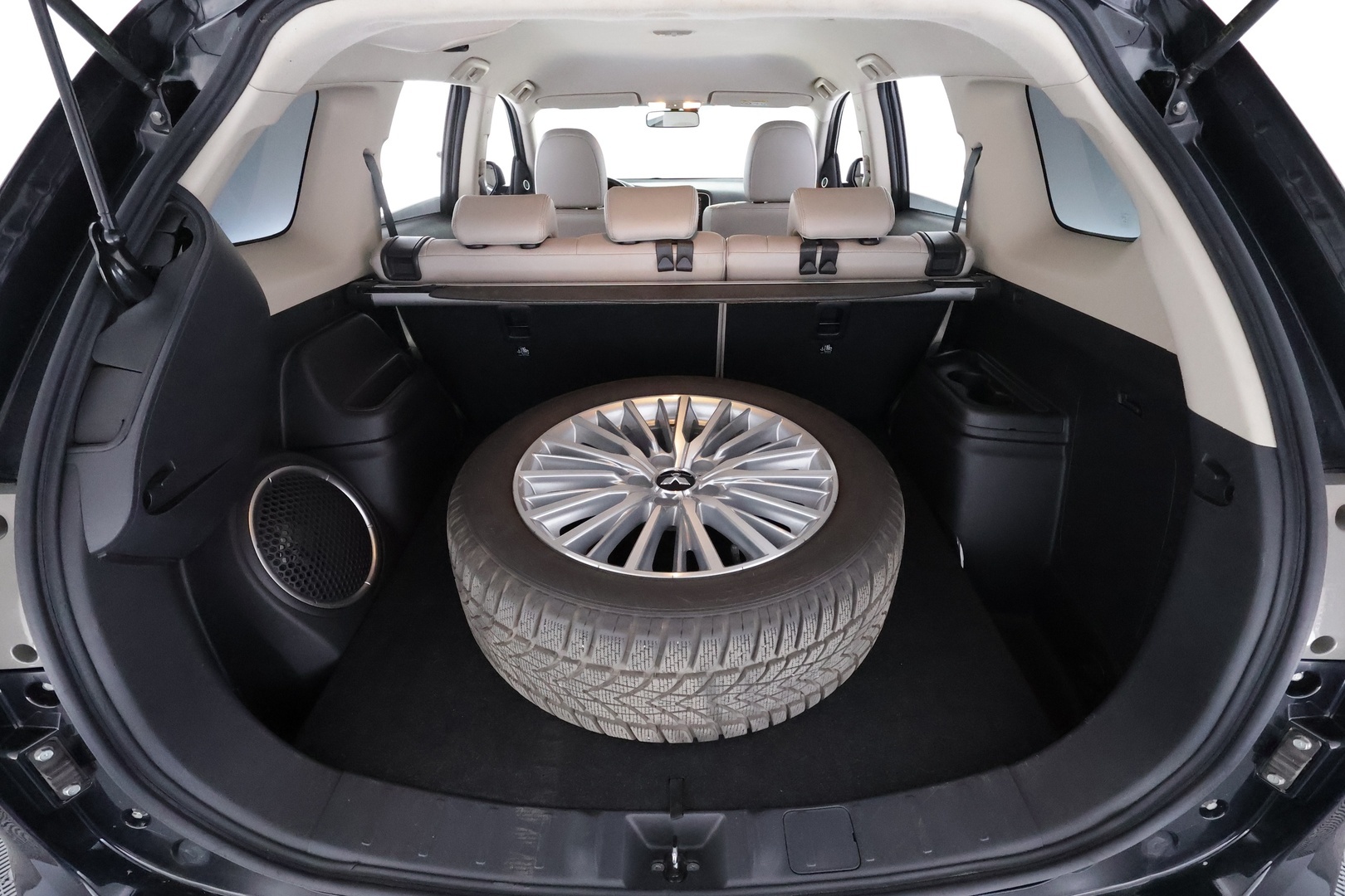 MITSUBISHI Outlander PHEV 2015