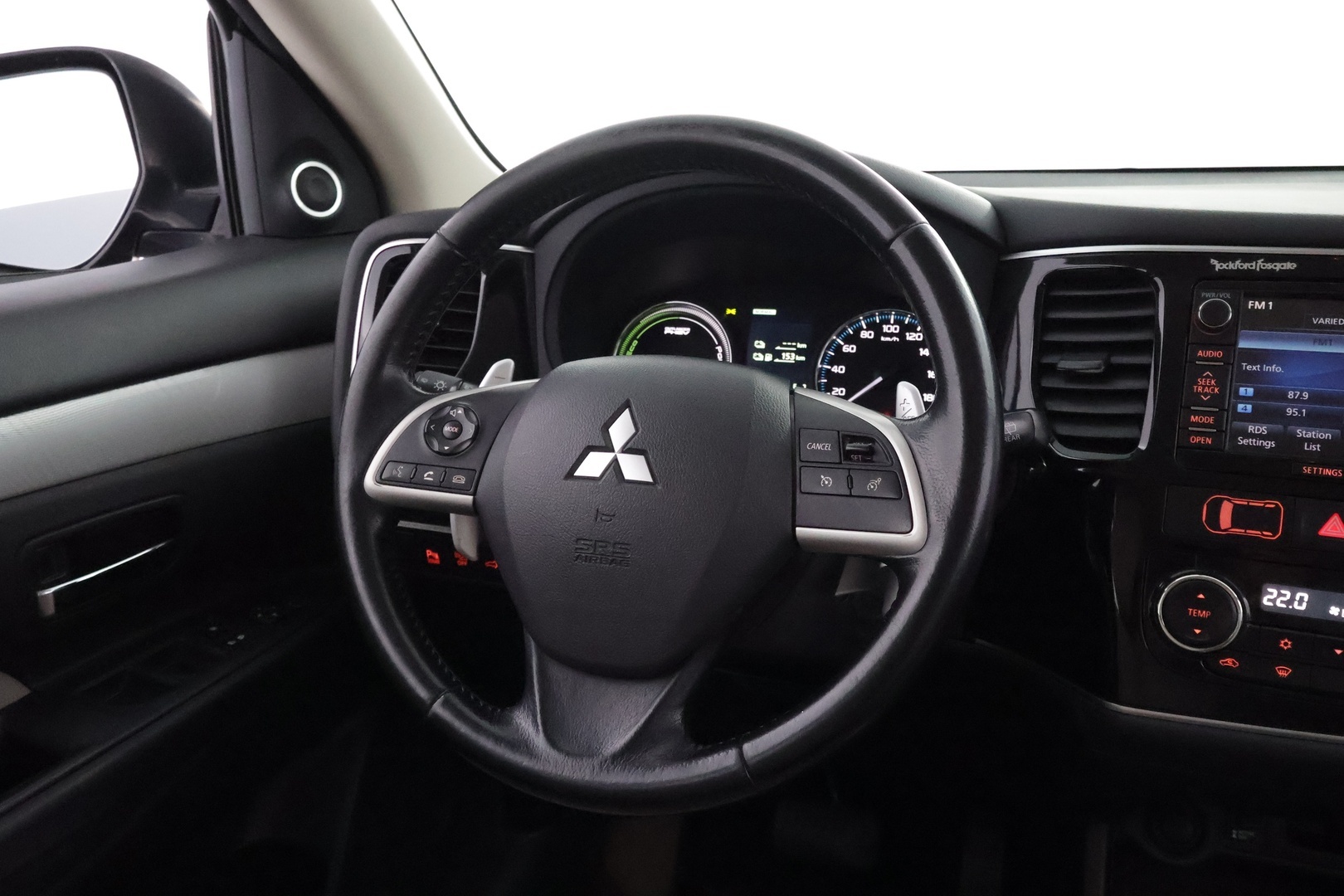 MITSUBISHI Outlander PHEV 2015