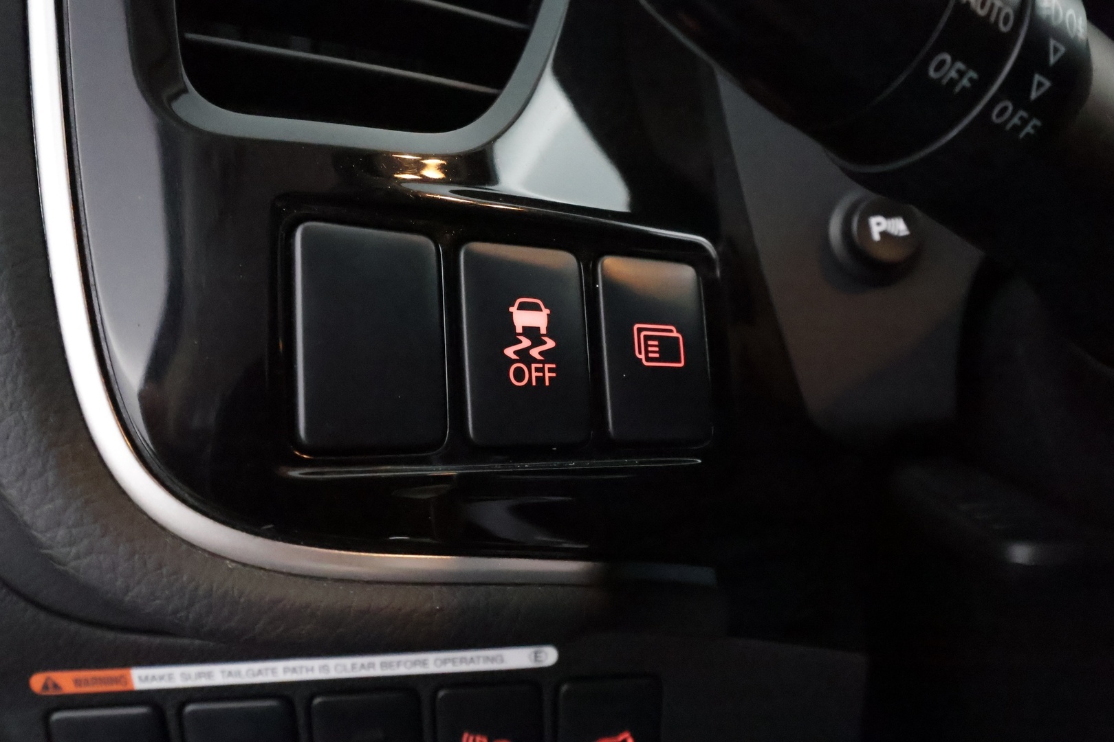 MITSUBISHI Outlander PHEV 2015