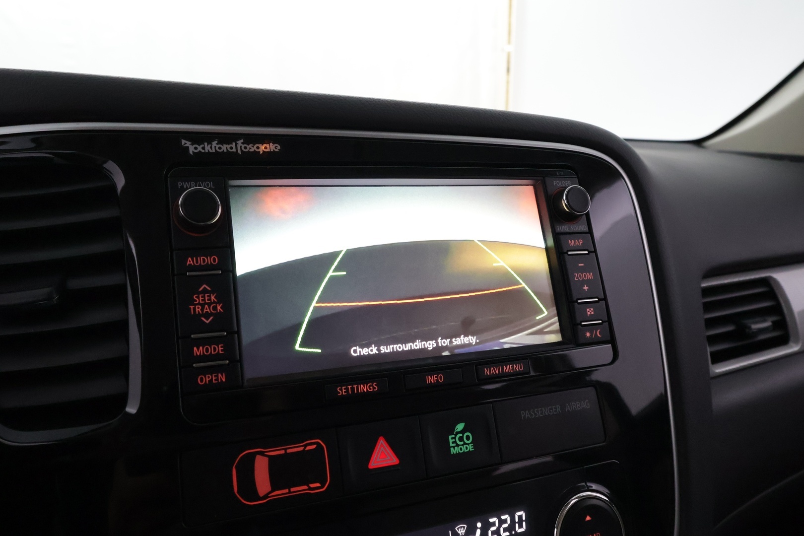 MITSUBISHI Outlander PHEV 2015