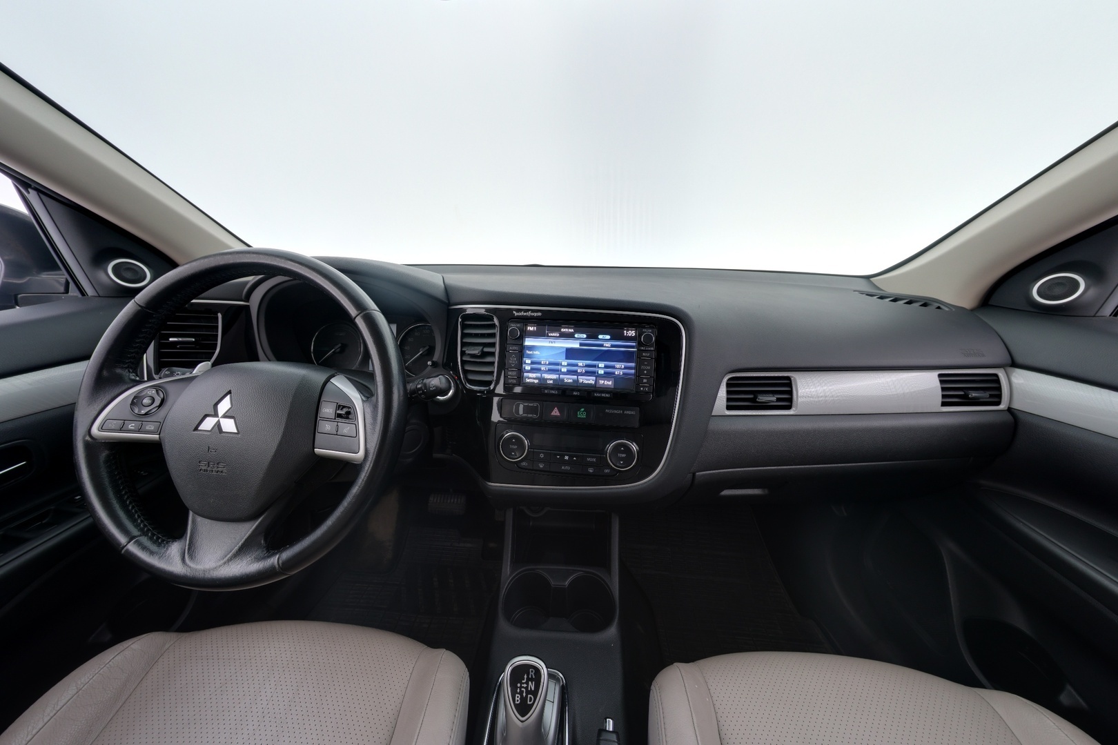 MITSUBISHI Outlander PHEV 2015