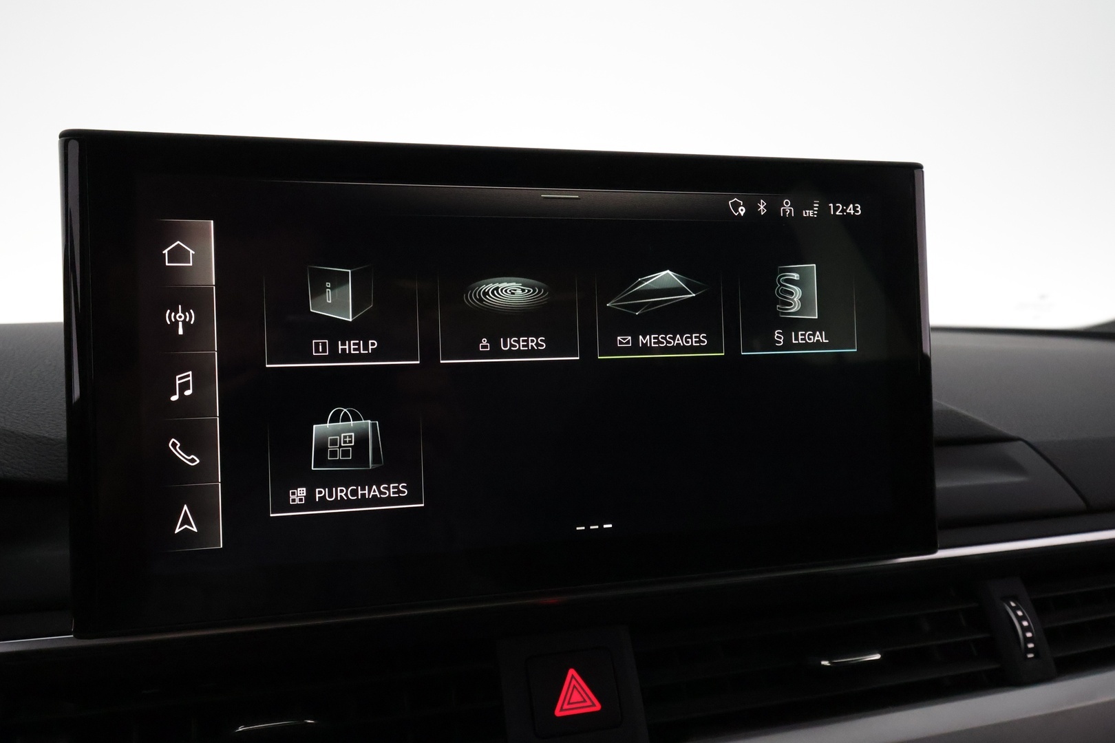 AUDI A4 2022