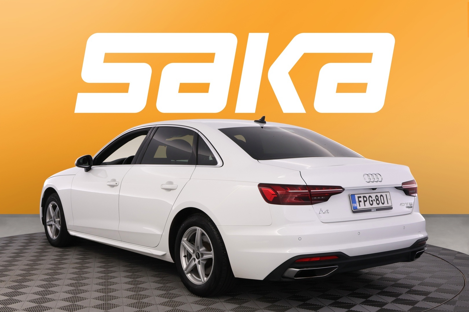 AUDI A4 2022