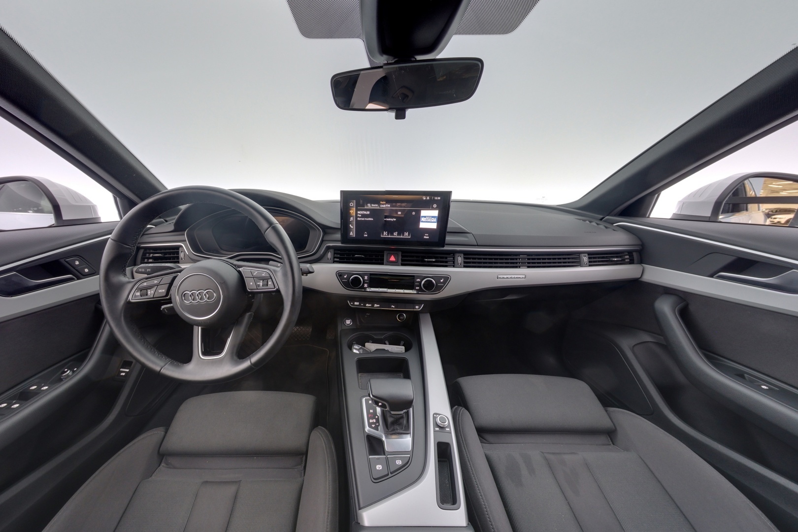 AUDI A4 2022