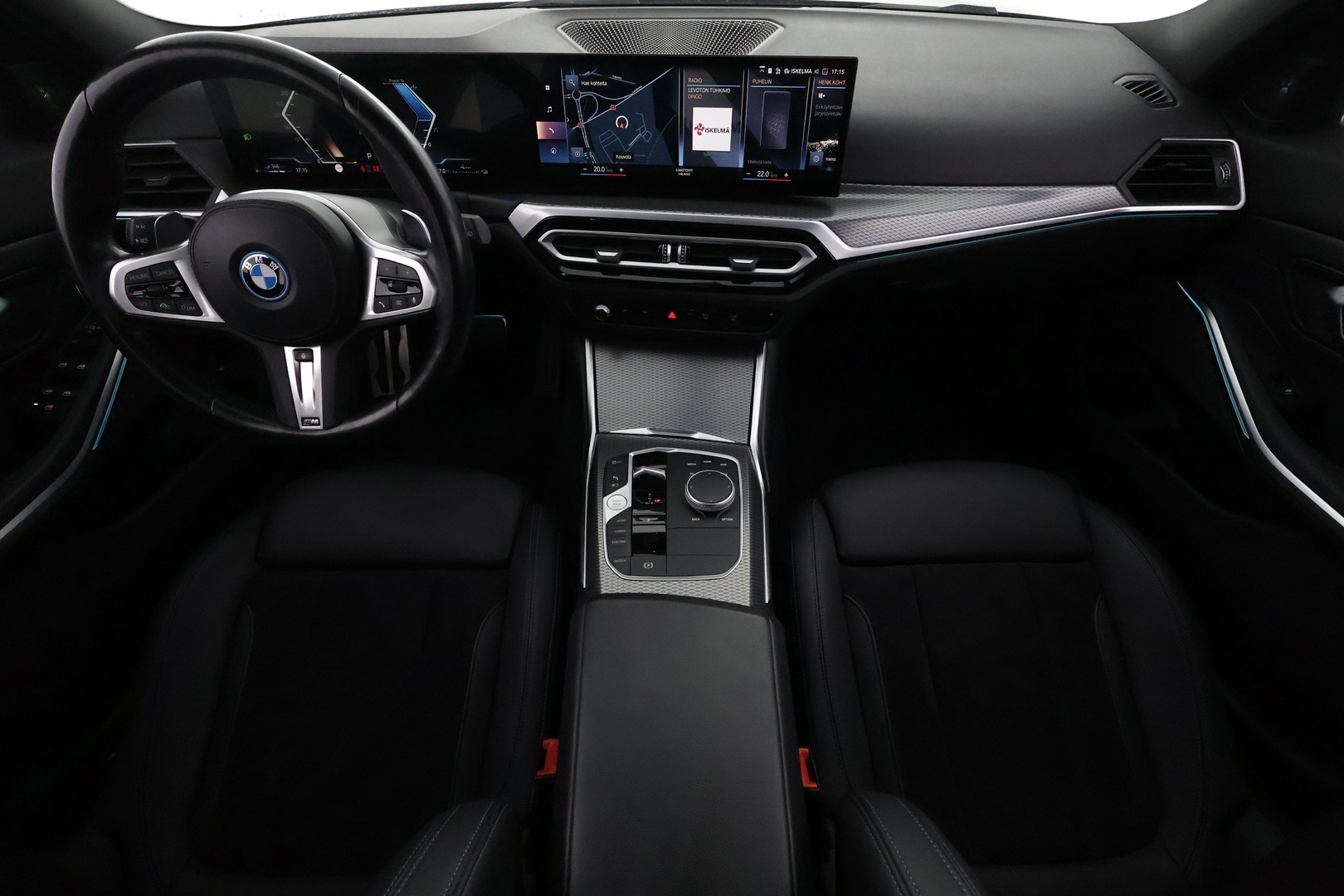 BMW 330 2023
