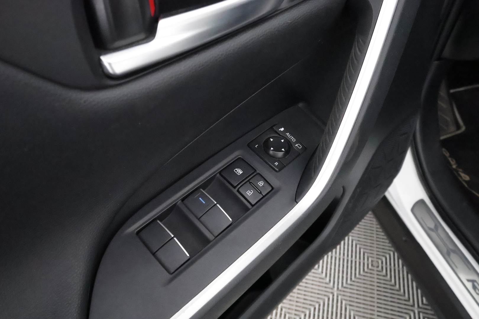 TOYOTA RAV4 2019