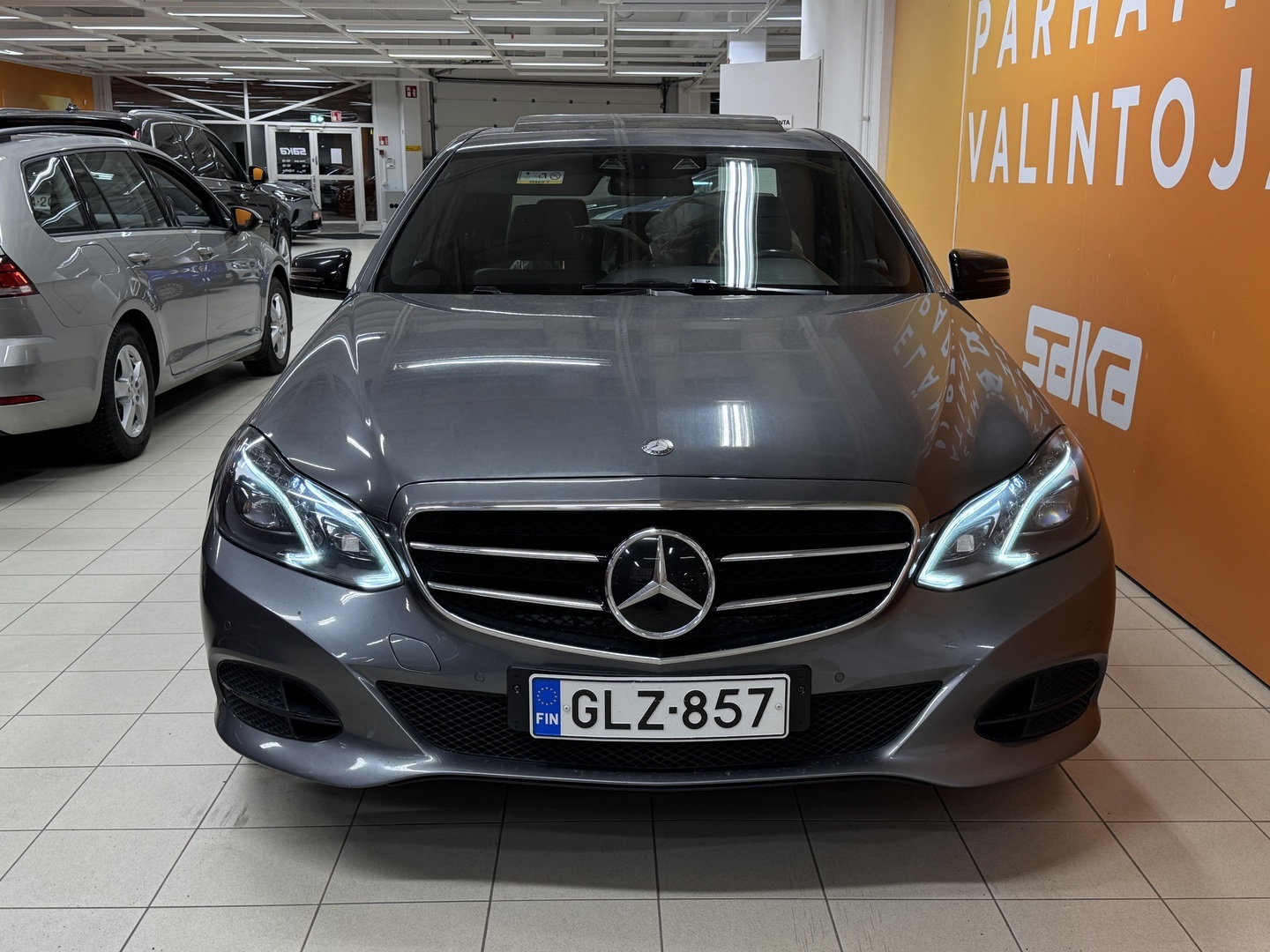 MERCEDES-BENZ E 2016