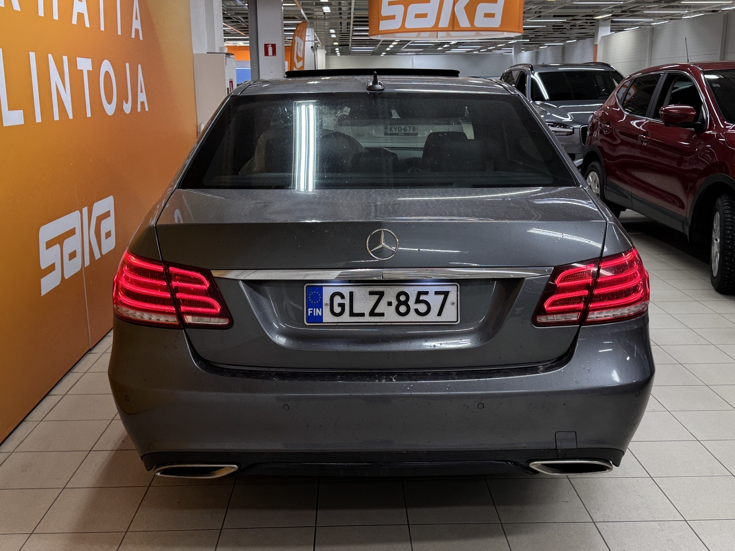 MERCEDES-BENZ E 2016