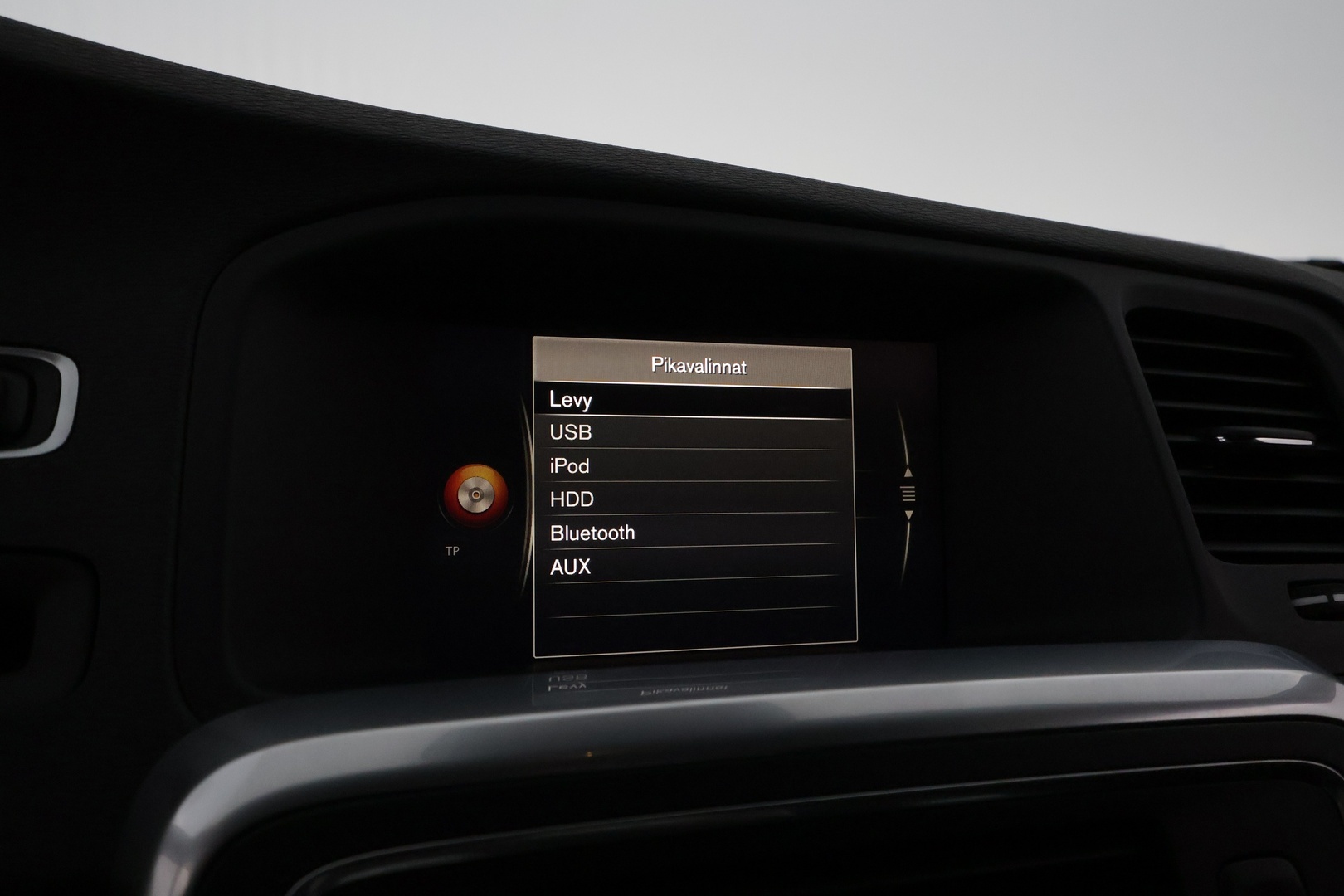 VOLVO V60 Cross Country 2018