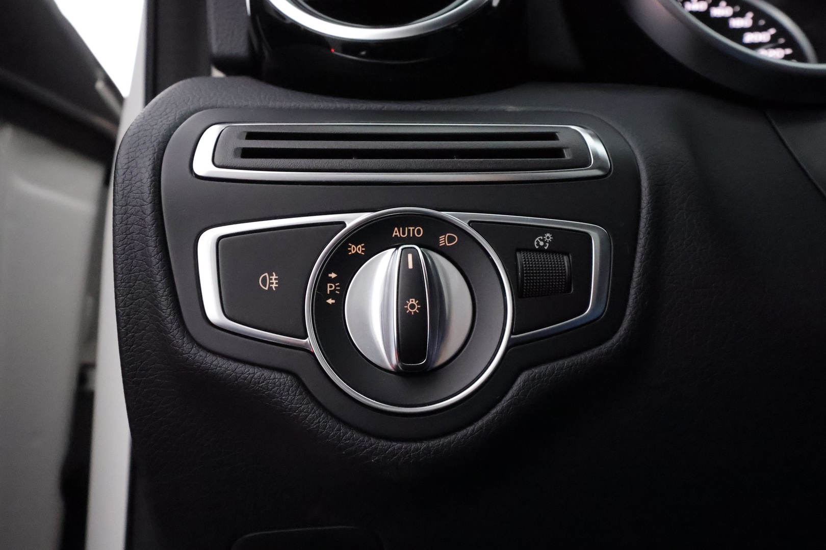 MERCEDES-BENZ C 2019