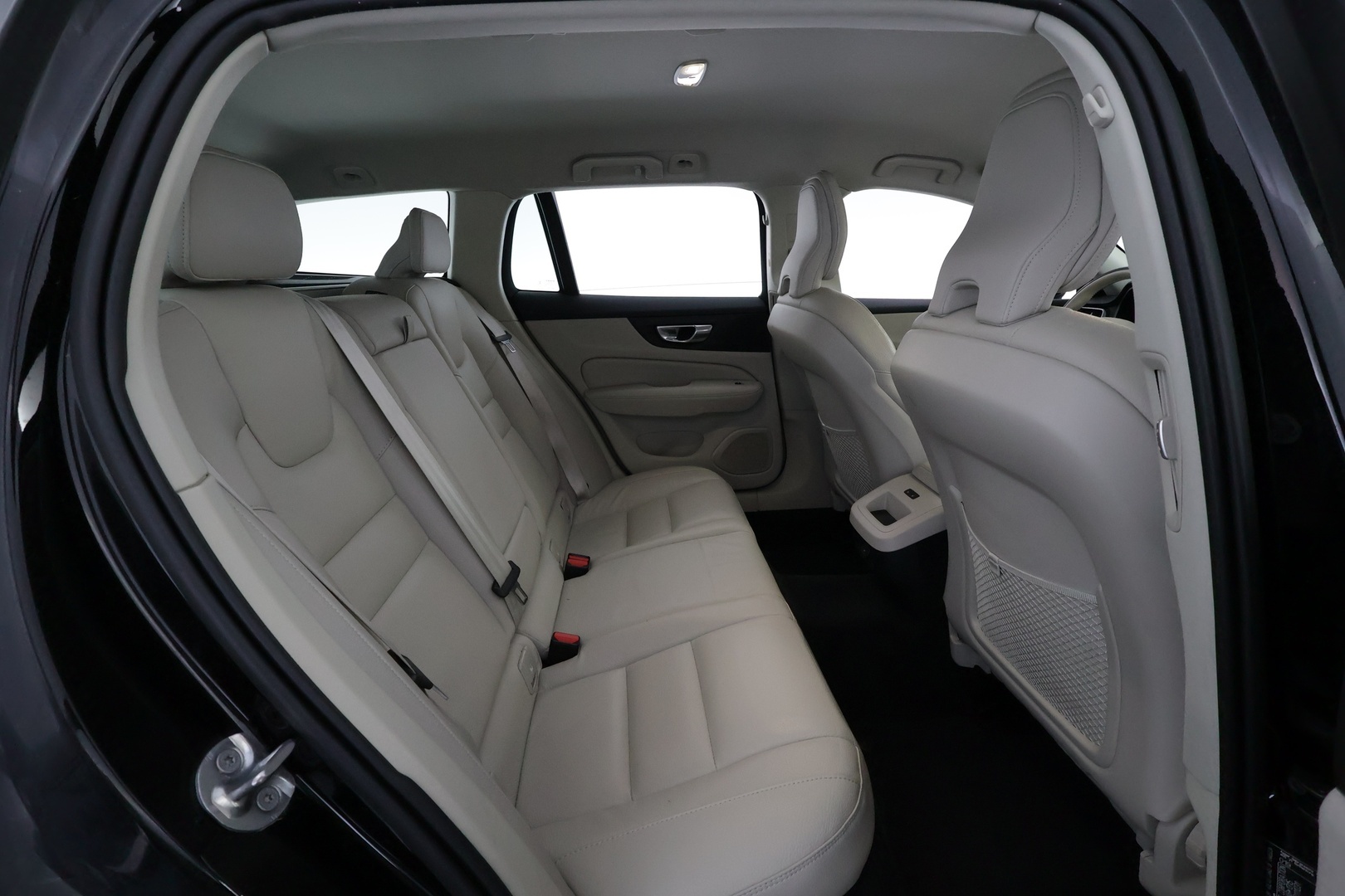 VOLVO V60 Cross Country 2023