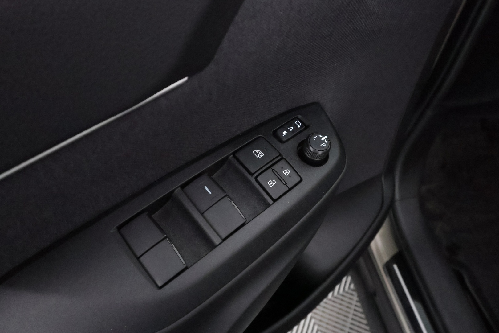 TOYOTA Yaris Cross 2024