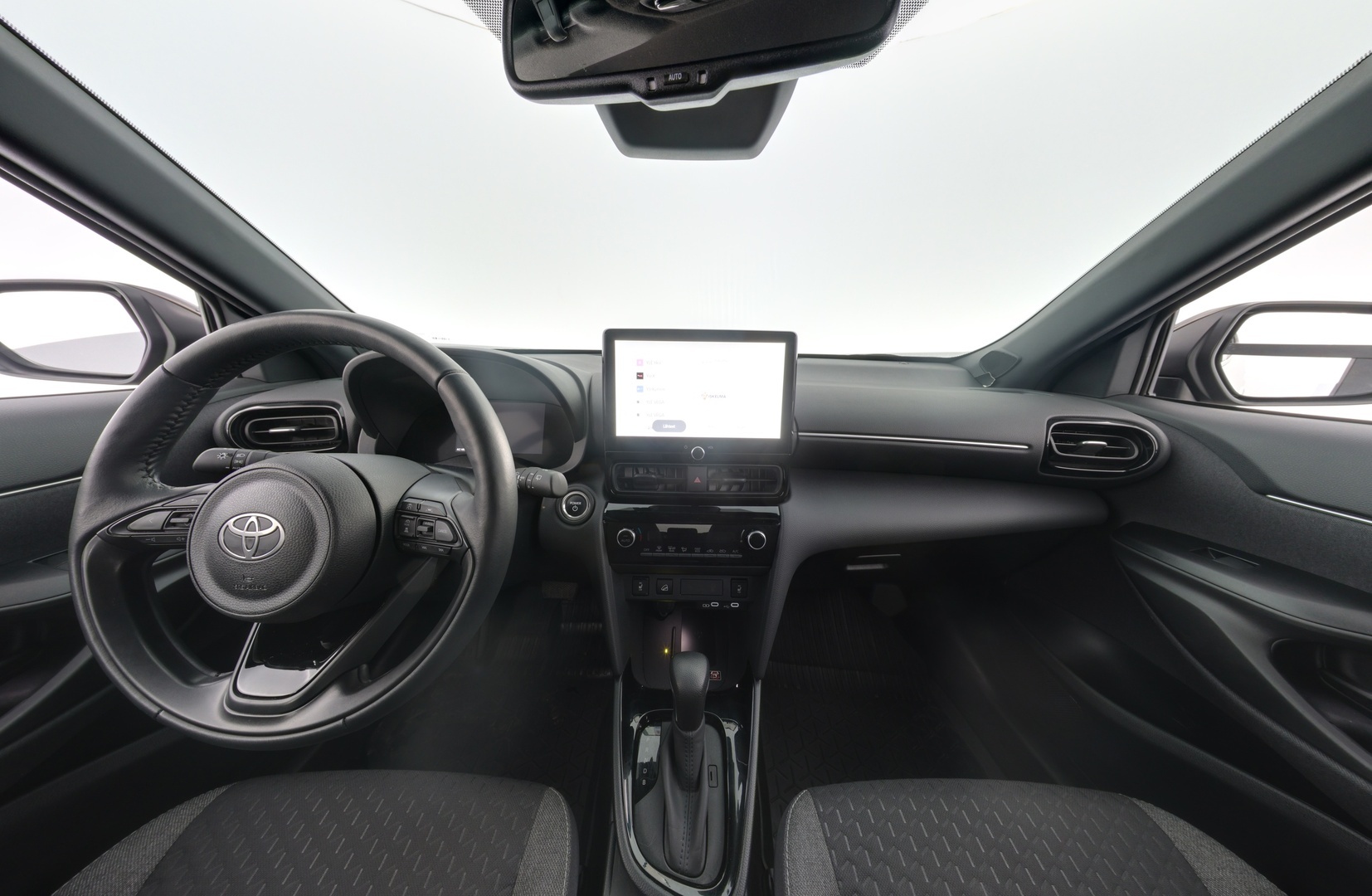 TOYOTA Yaris Cross 2024