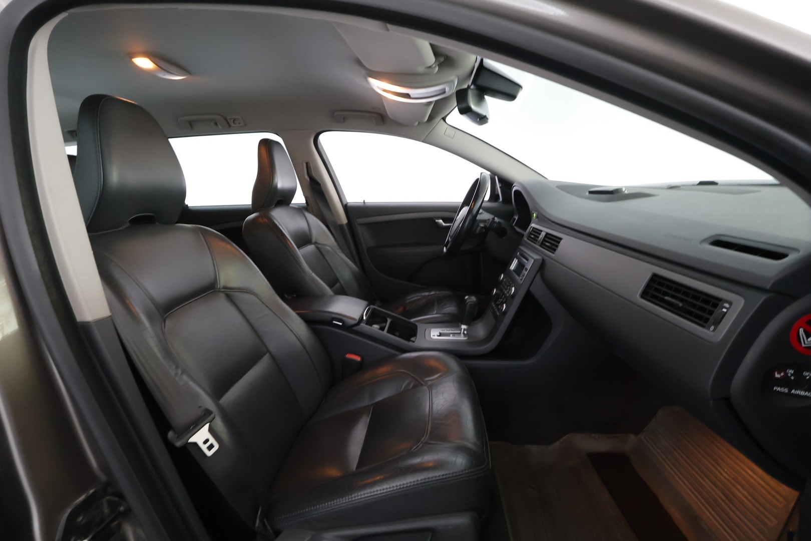 VOLVO V70 2010