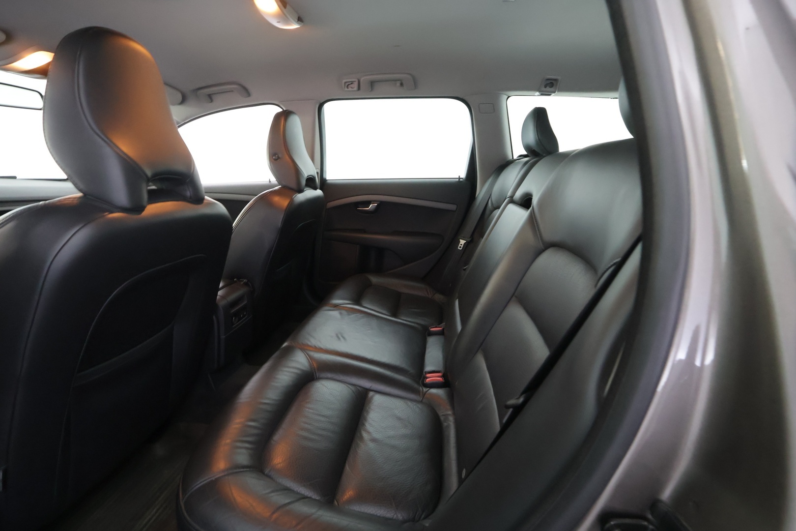 VOLVO V70 2010