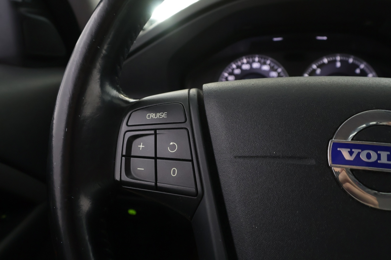 VOLVO V70 2010