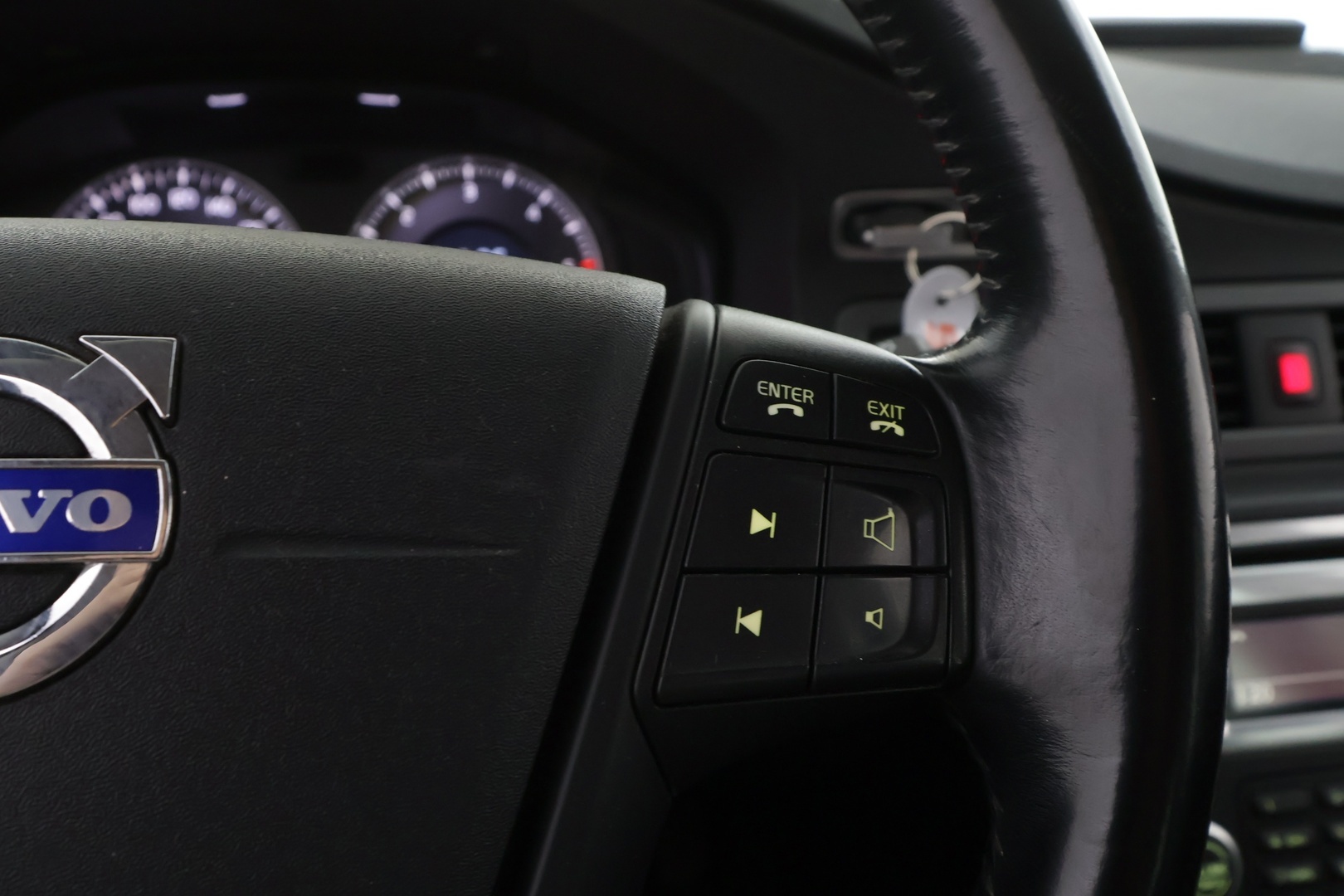VOLVO V70 2010