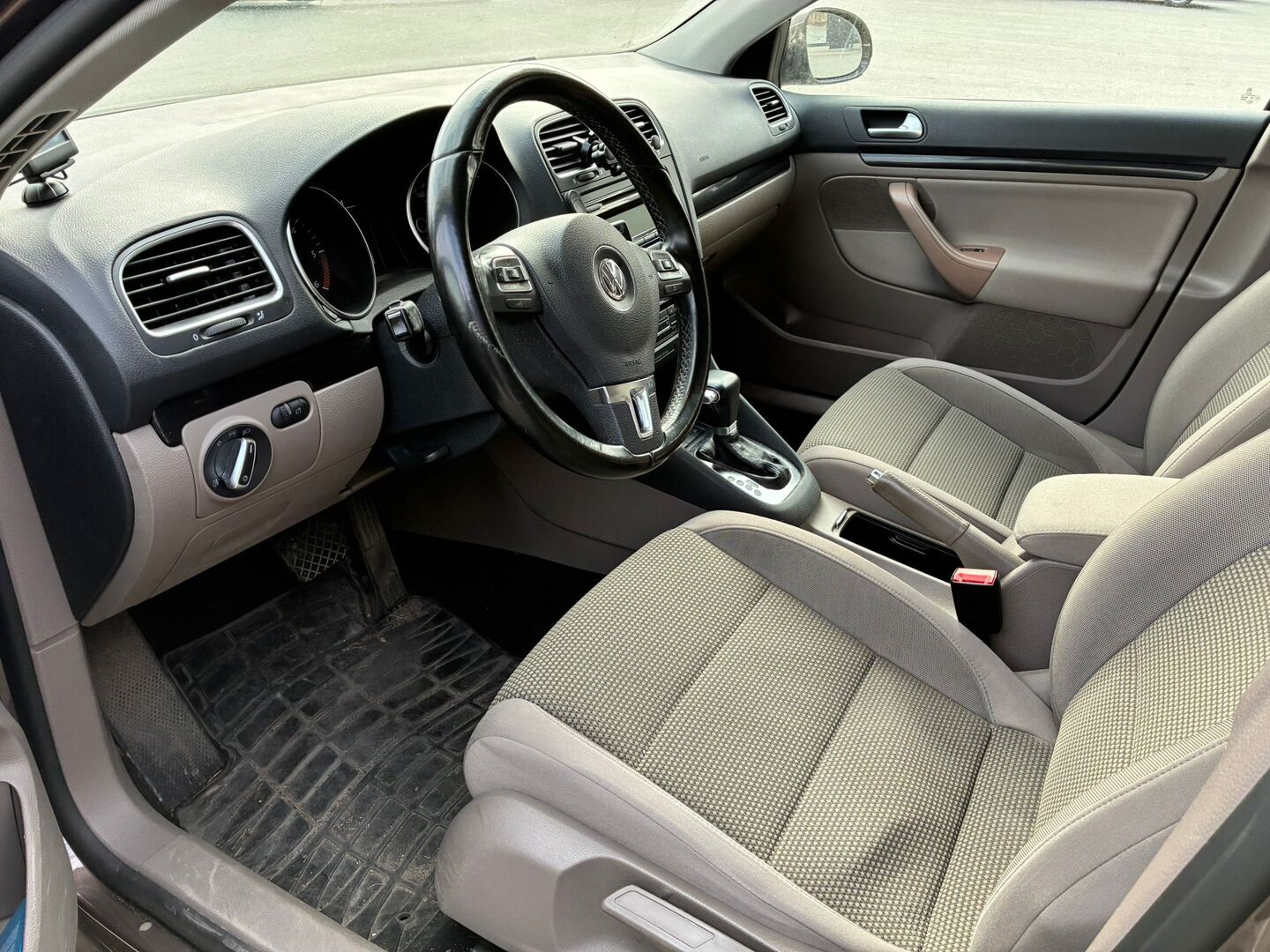 VOLKSWAGEN Golf 2011